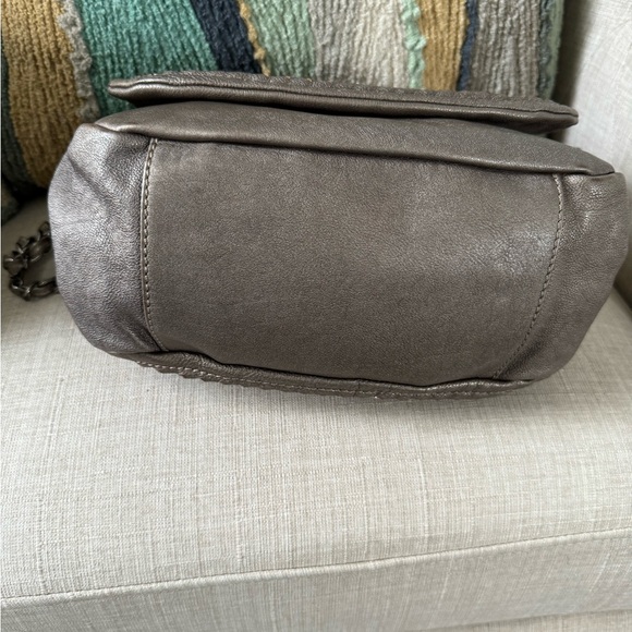 Chanel 💯 % Authentic Handbag - Picture 4 of 16